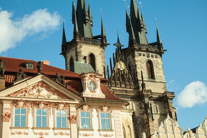 Prague Walking Tour in German: Old Town and Prague Castle - Meeting at Staroměstské náměstí: getting oriented fast