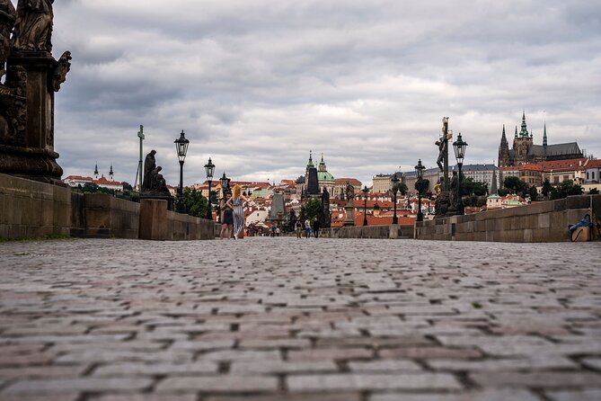 Prague Walking Tour of Old Town, Charles Bridge and Prague Castle - Walking pace, group size, and hearing the guide