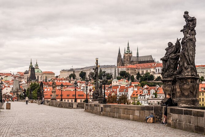 Prague Walking Tour with River Boat Cruise and Lunch - 6 hours - Lunch in Old Town: Czech comfort with a built-in break