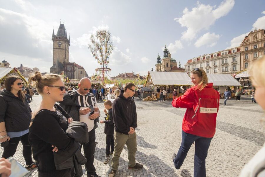 Prague: World War 2 and Operation Anthropoid Walking Tour - Starting point on Týnská, what to expect from the first minutes