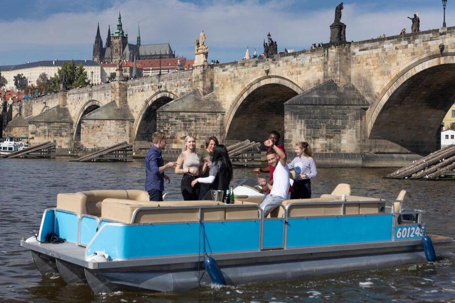 Private Boat Cruise With Unlimited Prosecco - Getting value for $412 per group up to 10 people