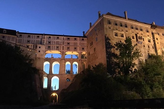 Private evening tour Cesky Krumlov Old Town and Castle area - Stop 5: The historic center after the crowds clear out