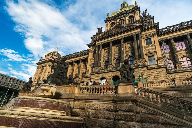 Private Half-Day Sightseeing Tour in Prague - Stop 1: Prague Castle in 30 minutes, focused on the best views