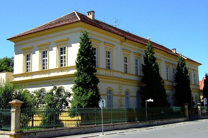 Private Half-Day Tour From Prague To Terezín Concentration Camp - Big Fortress turned ghetto: transit, families, and the museum route