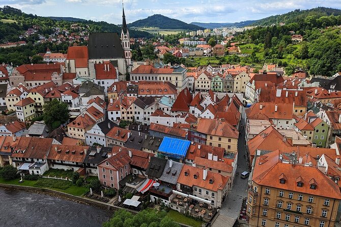 Private one way transfer from Cesky Krumlov to Vienna - Vehicle choice that matches your group and your luggage