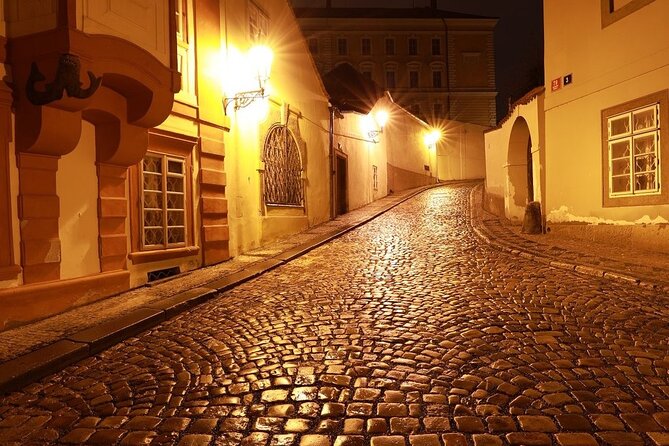 Private Photography Tour of Prague by Night - Price and value: what $77 per person buys you