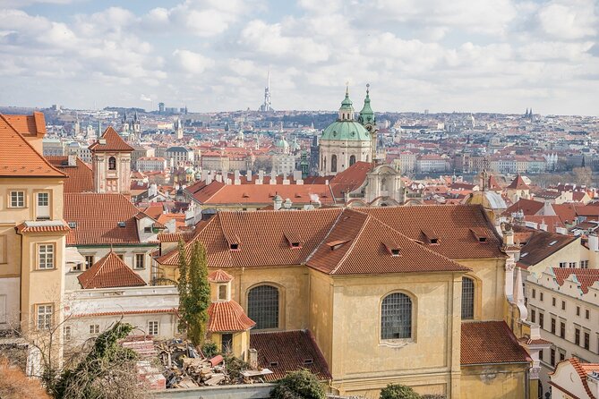 Private Prague City Highlights Tour with a Stop at a Czech Cafe - Prague Castle in an hour: what you can see, and what you should skip