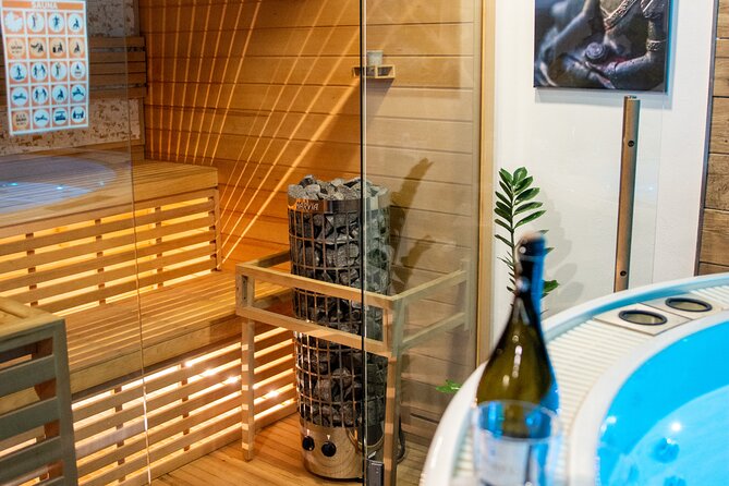 Private Spa with Jacuzzi and Sauna - BLACK ZONE - What the Black Zone private spa setup is really like