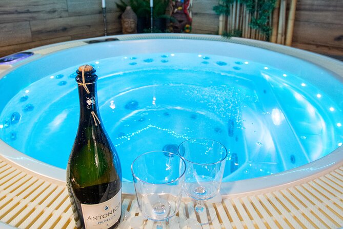 Private Spa with Jacuzzi and Sauna - BLACK ZONE - Safety and comfort: sauna and Jacuzzi with real-world health sense