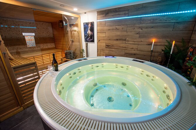 Private Spa with Jacuzzi and Sauna - BLACK ZONE - Practical location and timing around Prague 6