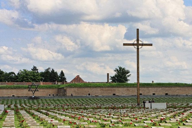 Private Terezin Nazi camp tour from Prague All-Inclusive - The Terezín Memorial and the former Jewish ghetto walk