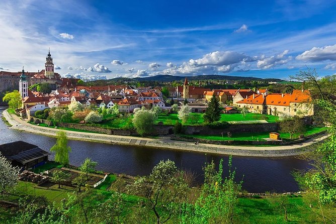 Private Tour to Cesky Krumlov from Prague - Why a private ride from Prague beats the bus slog