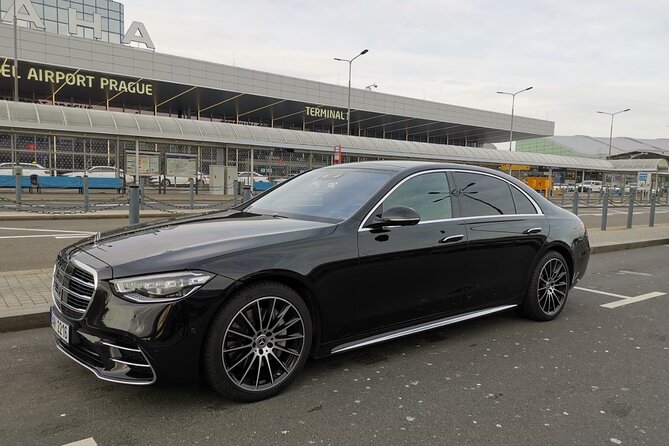 Private Transfer from Prague Airport to Prague City Hotels 1 - 3 pax - Flight tracking that handles real travel days