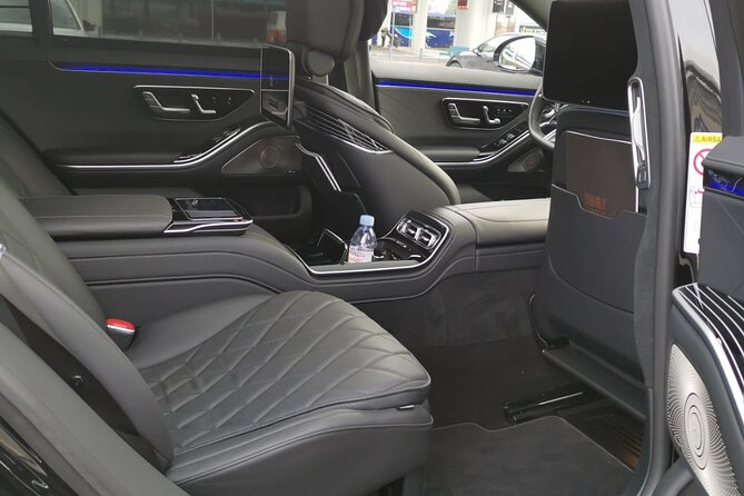 Private Transfer from Prague Airport to Prague City Hotels 1 - 3 pax - Small practical things that can make or break your pickup