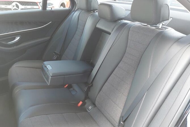 Private Transfer from Prague Airport to Prague City Hotels 1 - 3 pax - Should you book this Prague airport transfer?
