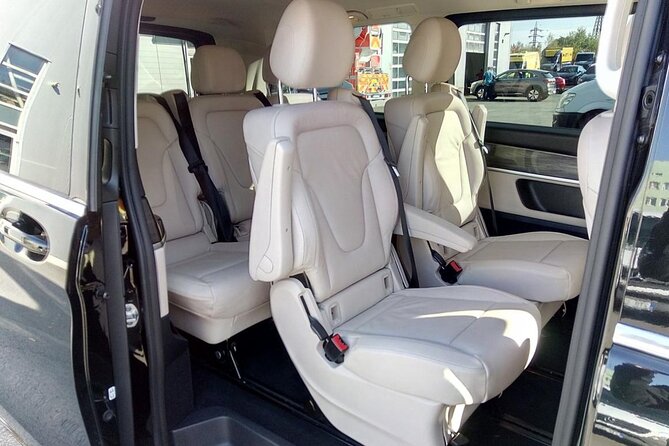 Private Transfer from Prague Airport to Prague City Hotels 1 - 7 pax - The drive into Prague, what you gain by going door to door