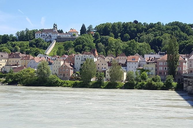 Private Transfer Prague to Passau or Passau to Prague with stop in Cesky Krumlov - Key points to know before you go