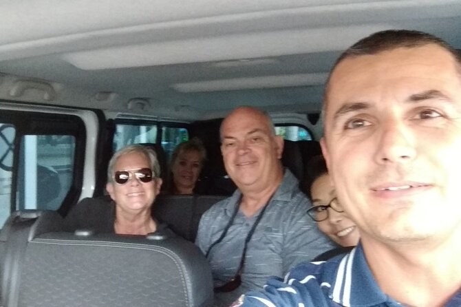 Private Transfer Prague to Passau or Passau to Prague with stop in Cesky Krumlov - Photo time across countries, not just scenery blur