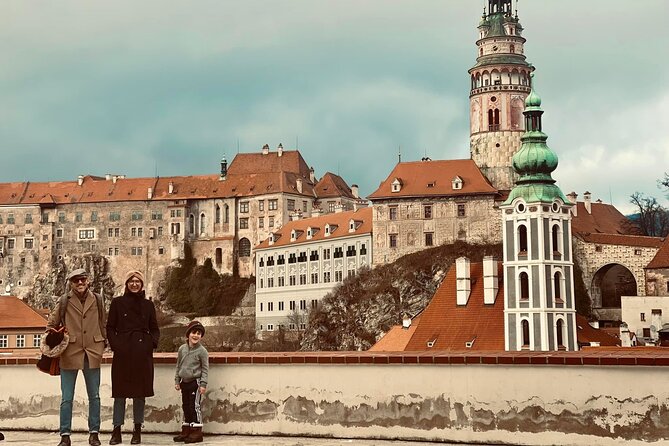 Private UNESCO Český Krumlov Trip from Prague with Local Guide - Photo viewpoint finale and lunch guidance you can actually use