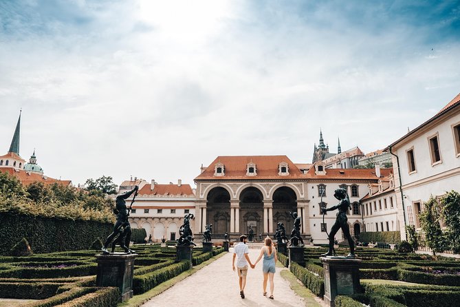 Private Vacation Photography Session with Local Photographer in Prague - A private Prague photo session is really about less guessing