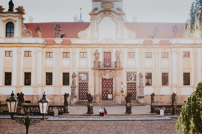 Private Vacation Photography Session with Local Photographer in Prague - Price and value: what $325 per group really buys