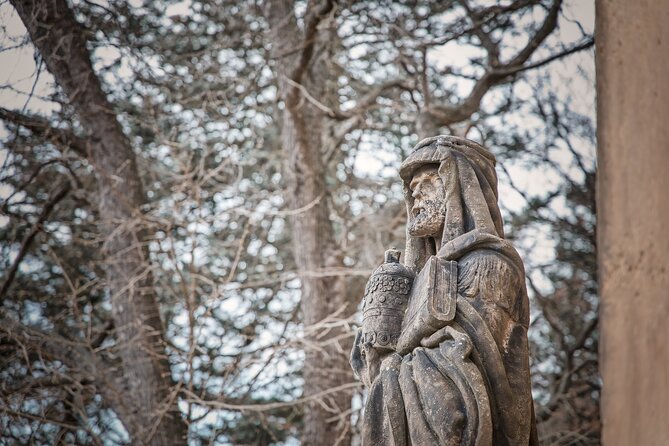 Psychiatric Hospital & Abandoned Cemetery - Photography expectations: what you can and cannot count on
