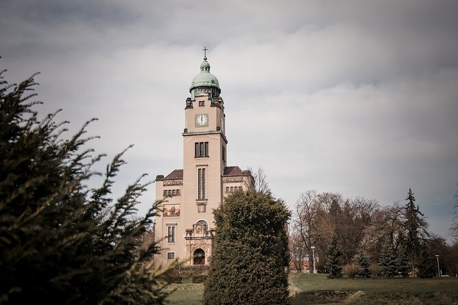 Psychiatric Hospital & Abandoned Cemetery - The 3-hour schedule and meeting point that keep logistics simple