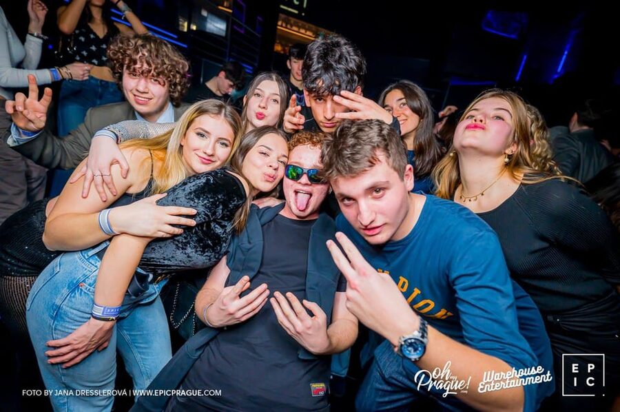 Pub Crawl with Shots and Night Club I Prague - Getting to the club end, Epic Prague and skip-the-line entry