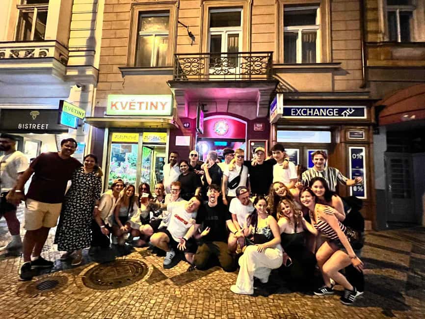 Pub Crawl with Shots and Night Club I Prague - Starting at Recovery Room, the fast-track to meeting people