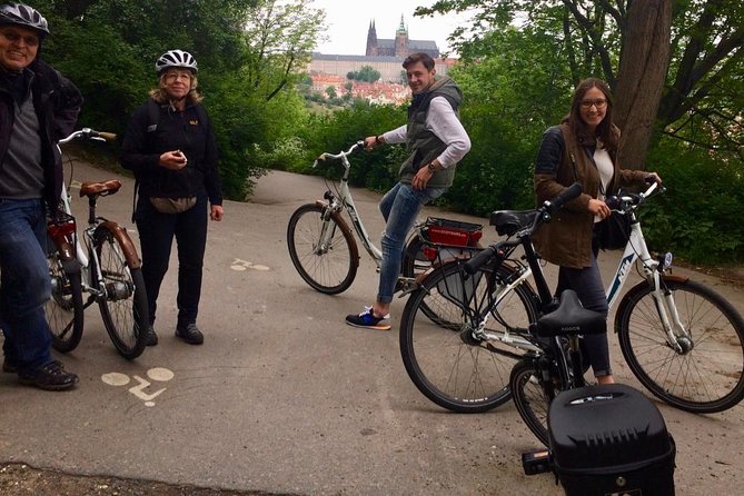Radtour durch Prag auf Deutsch - Letná Beer Garden: starting with a calmer, scenic tone