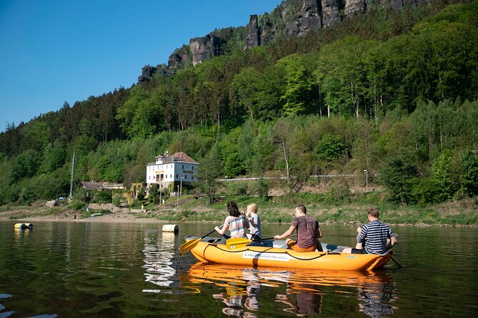 Rafting from Děčín to Bad Schandau and back on bikes - Downriver on the Elbe: the 22 km rafting stretch in about 4.5 hours