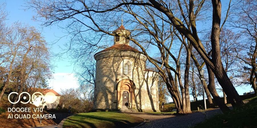 Real life in Prague - Easy Walk from Vysehrad to Vyton - Group size, pacing, and the value of staying under 12 people