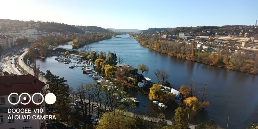 Real life in Prague - Easy Walk from Vysehrad to Vyton - The warm-up: tea and grandma-style pastry before you start walking