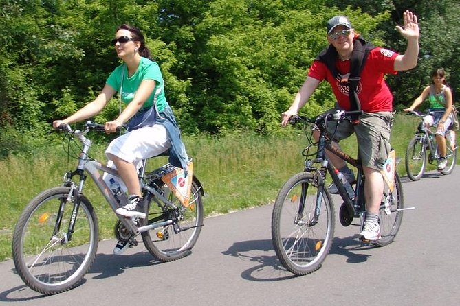 River & Park Bike Tour to Troja Chateau (Private small groups) - Troja Chateau Gardens and Why This Stop Works