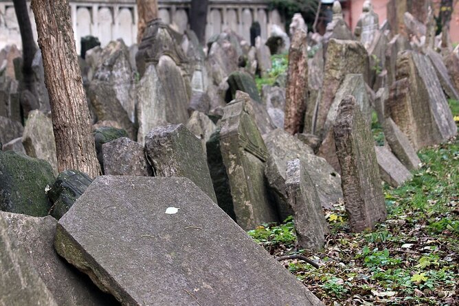 Scary Prague Walking Tour - St. Agnes Convent and the oldest synagogue in Europe
