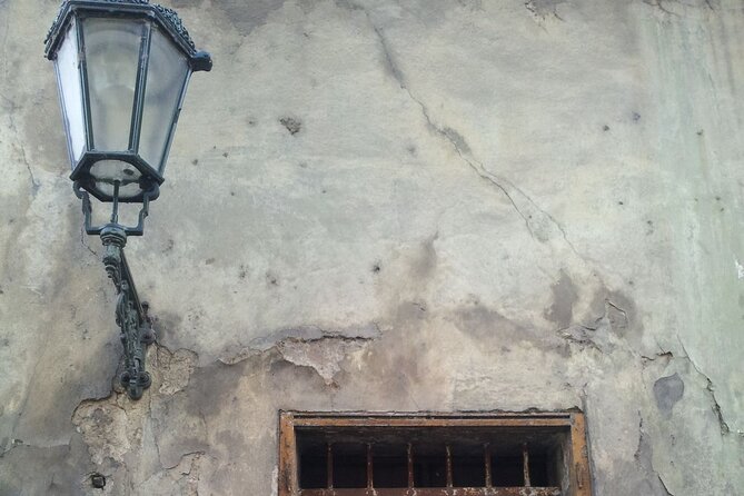 Scary Prague Walking Tour - What makes it scary: ghosts, crimes, and missing pieces