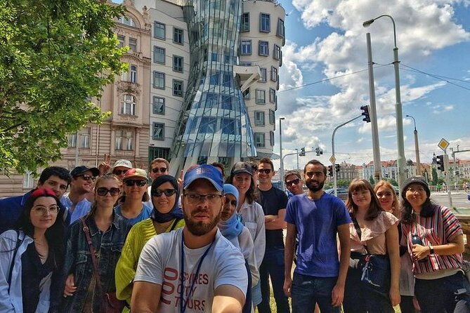 Second World War & Communism (Tip-based 3 hour tour) - Getting started at Klárov: Resistance memorials as a first chapter