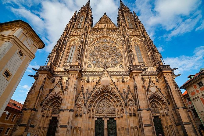 Self-Guided Audio Tour - Prague Castle District - Prague Castle District in 39 minutes, with a real narrative thread