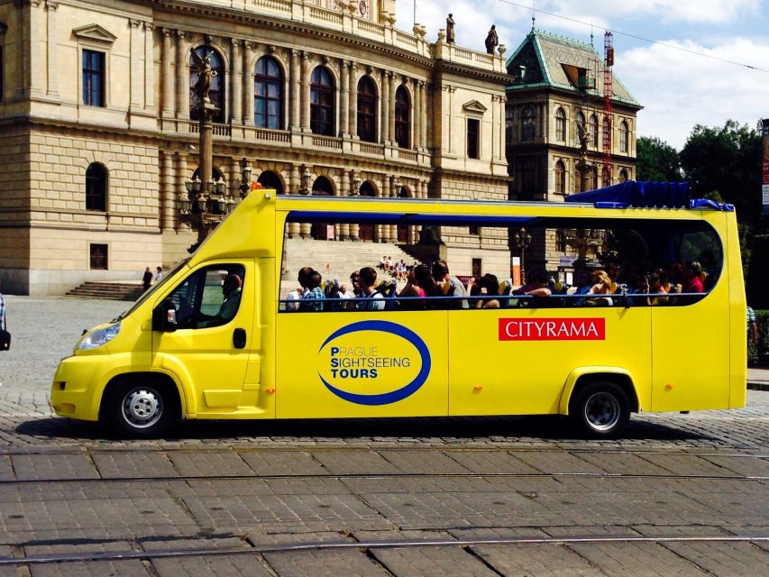 Short city tour by bus - 1 hour - Power Gate and the 15th-century Royal Route story