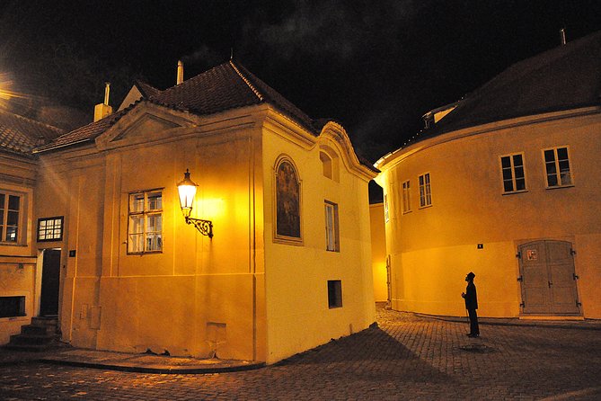Telltale Ghost Tour - Stop-by-Stop: Old Town Square to the Astronomical Clock