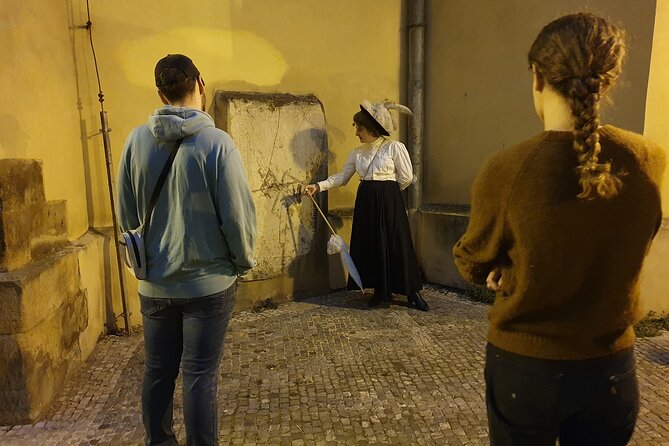 Telltale Ghost Tour - Guides, Costumes, and the Feel of the Group