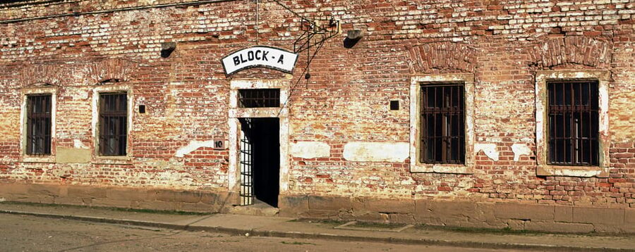 Terezin: Guided Tour of the Concentration Camp and Museum - Getting to Terezín from Ústí nad Labem, and why timing matters