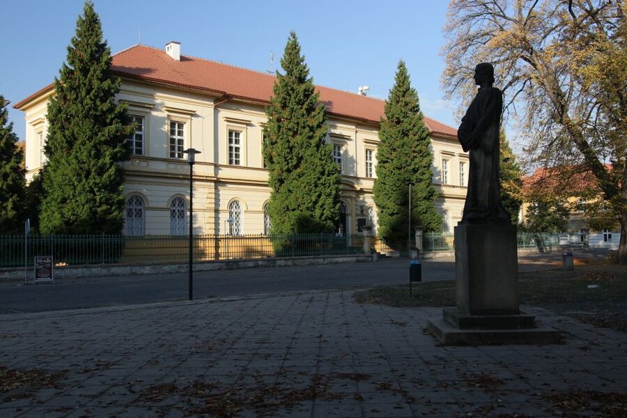 Terezin Memorial: Entry Ticket Combo w. Guided Walking Tour - Price and Value, Is $18 a Fair Deal?