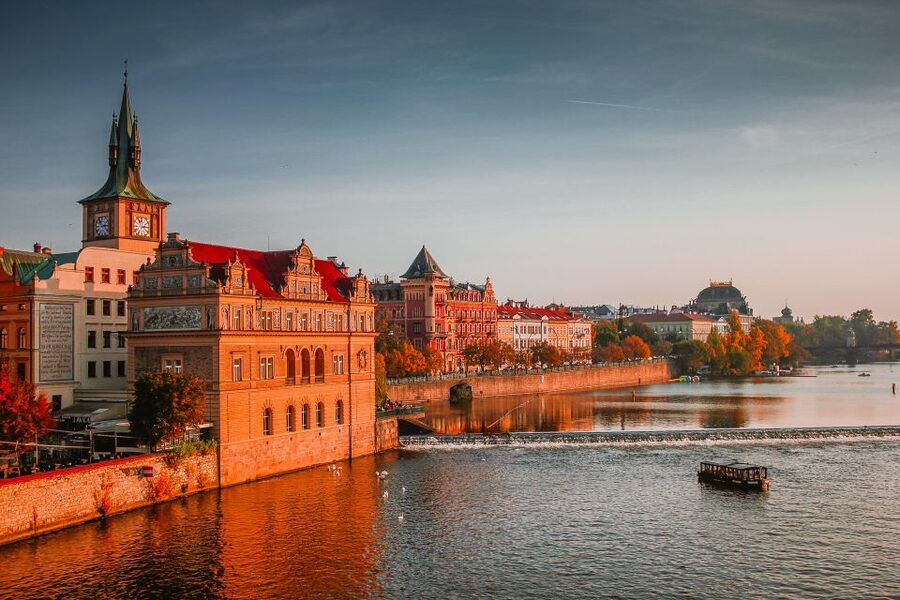The Royal road, walking tour in french - Old Town Square and the Astronomical Clock area: more than a selfie stop