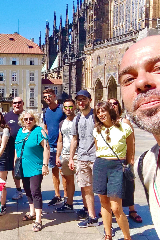 Tour of Prague Castle in italian language ticket included - Prague Castle, in Italian, with Tickets Already Handled