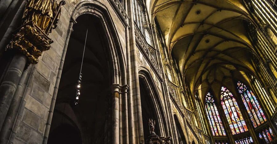 Tour of Prague Castle in italian language ticket included - St. Vitus Cathedral Interior: The Main Attraction, Explained Clearly