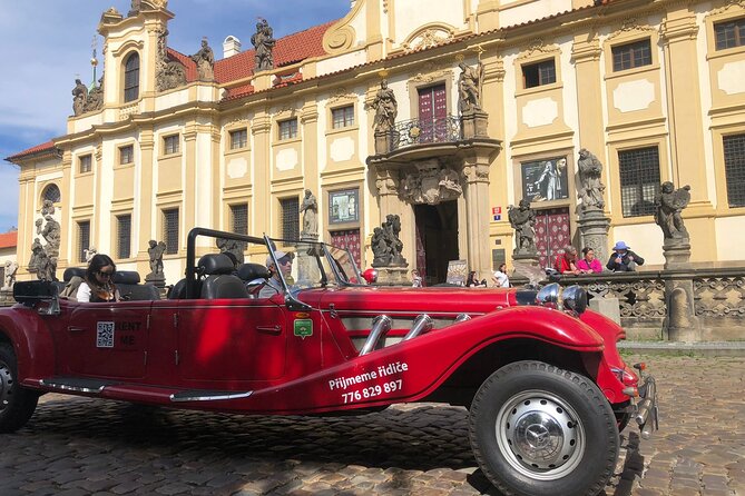 Vintage Cars Prague - Grand City Tour 150min / 1-6 pers. 2,5hrs - The most exclusive street and why Prague feels different in motion