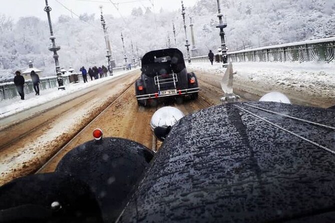 Vintage Cars Prague - Grand City Tour 150min / 1-6 pers. 2,5hrs - Starting easy: pickup at your hotel, mobile ticket, and a private ride