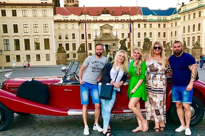 Vintage Cars Prague - Sightseeing Tour 90min / 1-6 pers. - Vintage car pickup and the 90-minute sprint plan