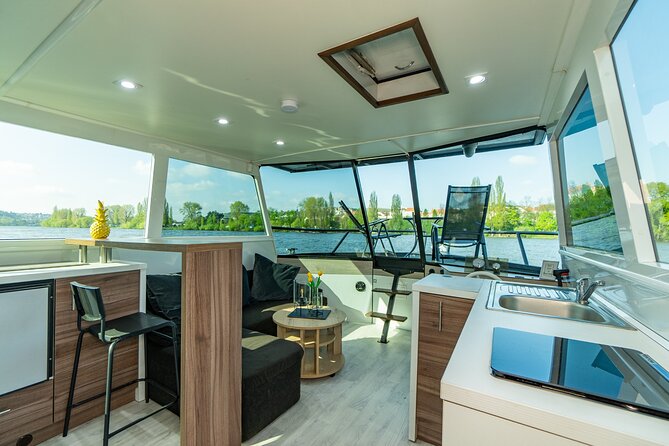 VIP Prague YachtBoat ONE Experience: All-You-Can-Drink - Getting On Board: The Meeting Point and How the Time Works